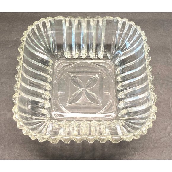 Vintage Clear Glass Decorative Serving Bowl Candy Dish 6.25" Across - Picture 7 of 9